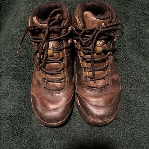 Patagonia Brown Men's Leather Hiking Boots